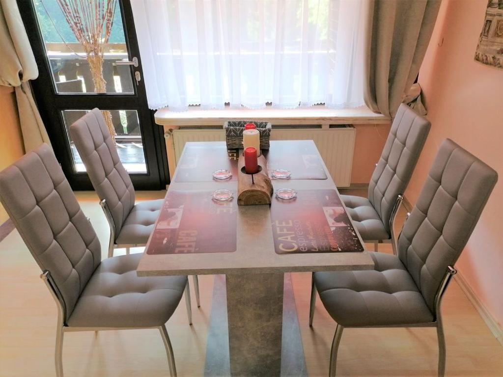 Top Ferienwohnung Mit Tiefgaragenstellplatz, Auch Fuer Laengere Aufenthalte Sasbachwalden Luaran gambar